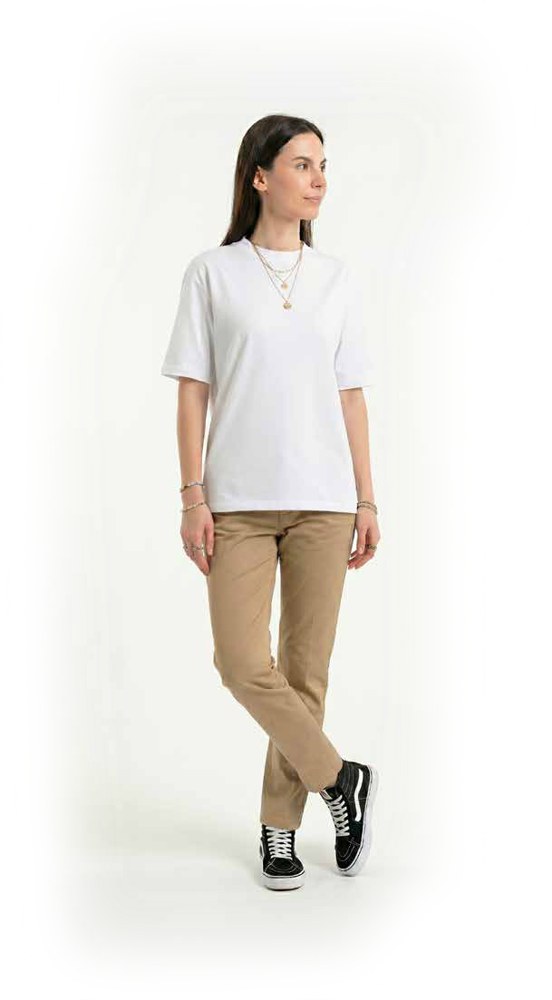 T-Shirt Oversized · Feminina personalizado com a sua marca